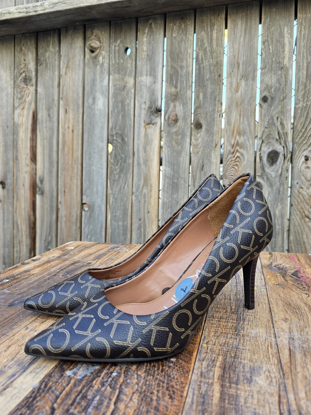Calvin Klein Pattern Brown Logo Pump Women Shoes Size 6.5